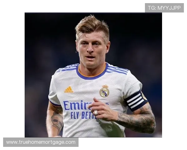 巴尔韦德与托尼·克罗斯:全能工兵和节拍器大师的技术风格差异解析 巴尔韦德与托尼·克罗斯:全能工兵和节拍器大师的技术风格差异解析